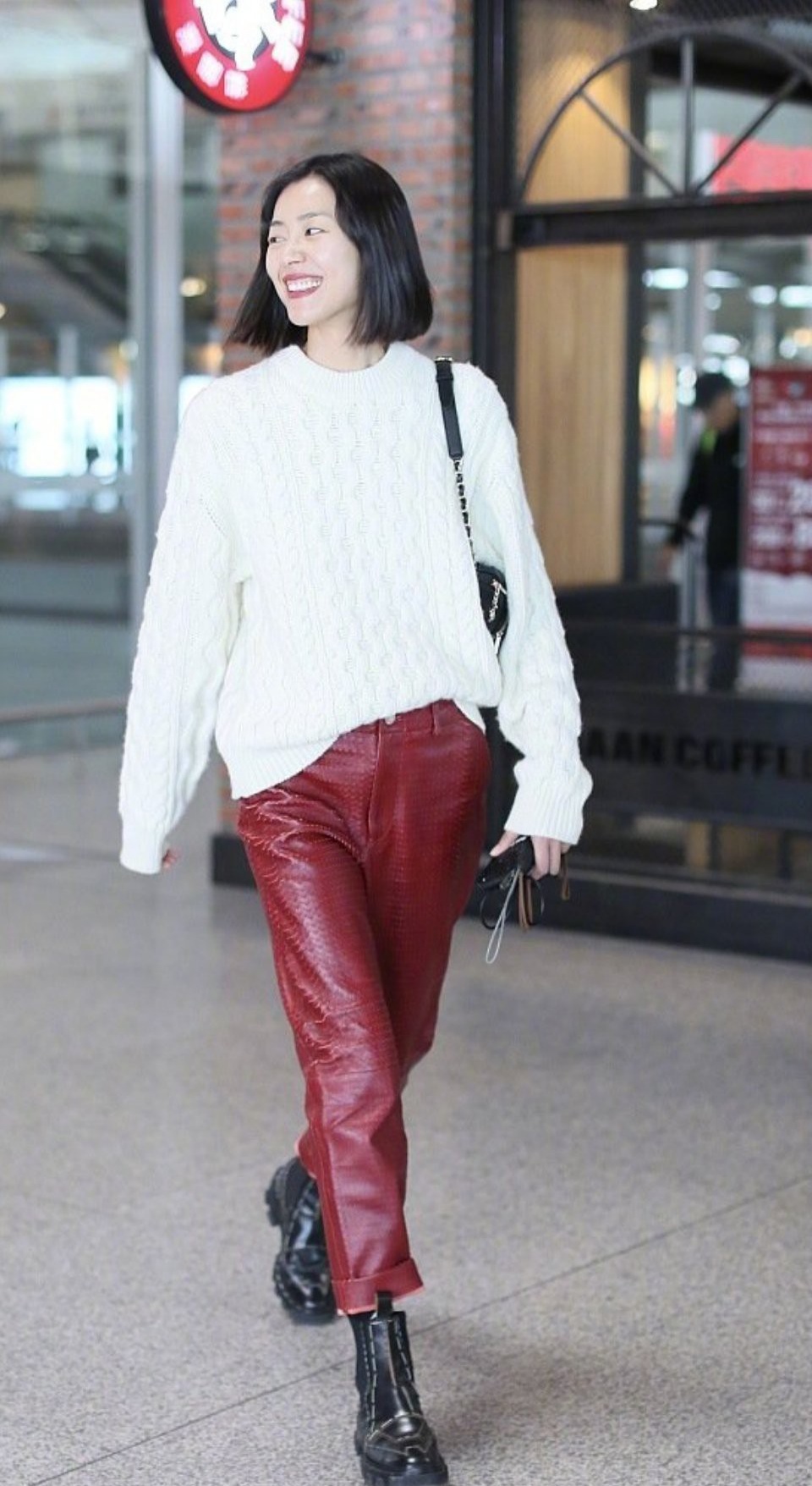 秋冬百搭的马丁靴,看看女明星都在穿