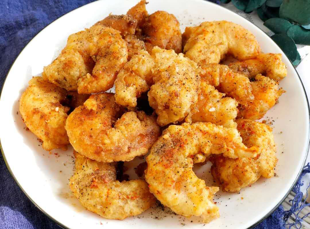 椒盐虾仁,外酥里嫩,吃一口就停不下来哦