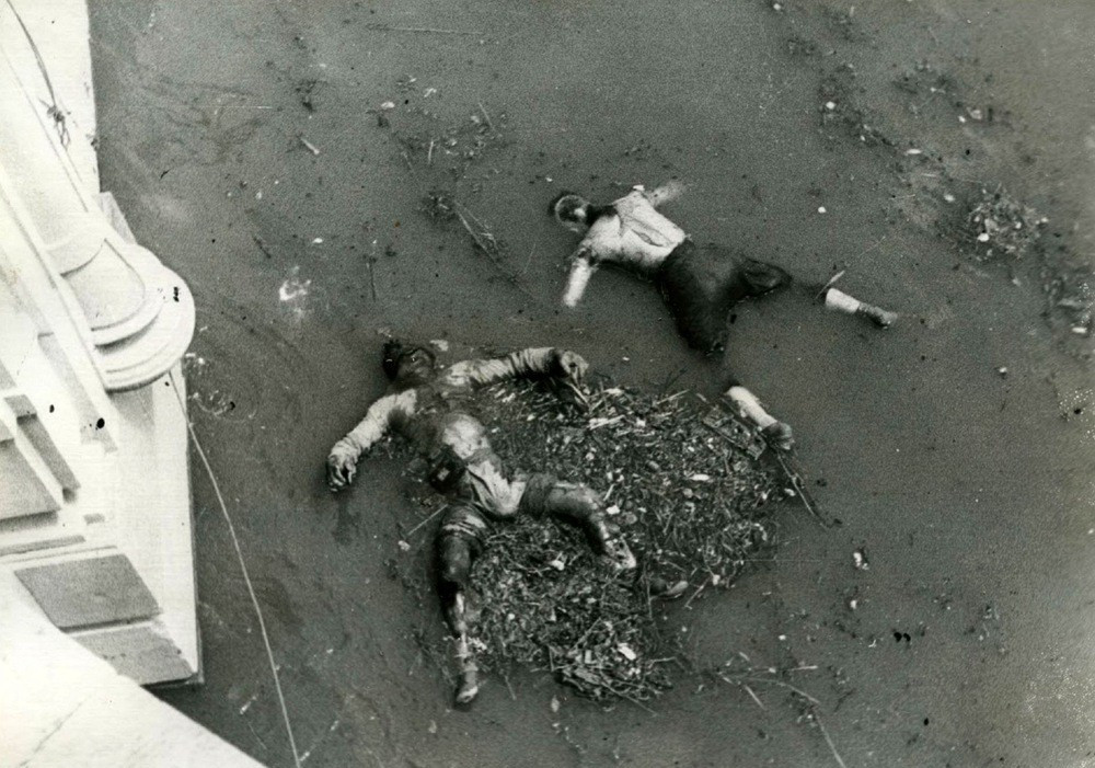 老照片:惨绝人寰的八一三事变,上海沦为日本人屠杀的炼狱场
