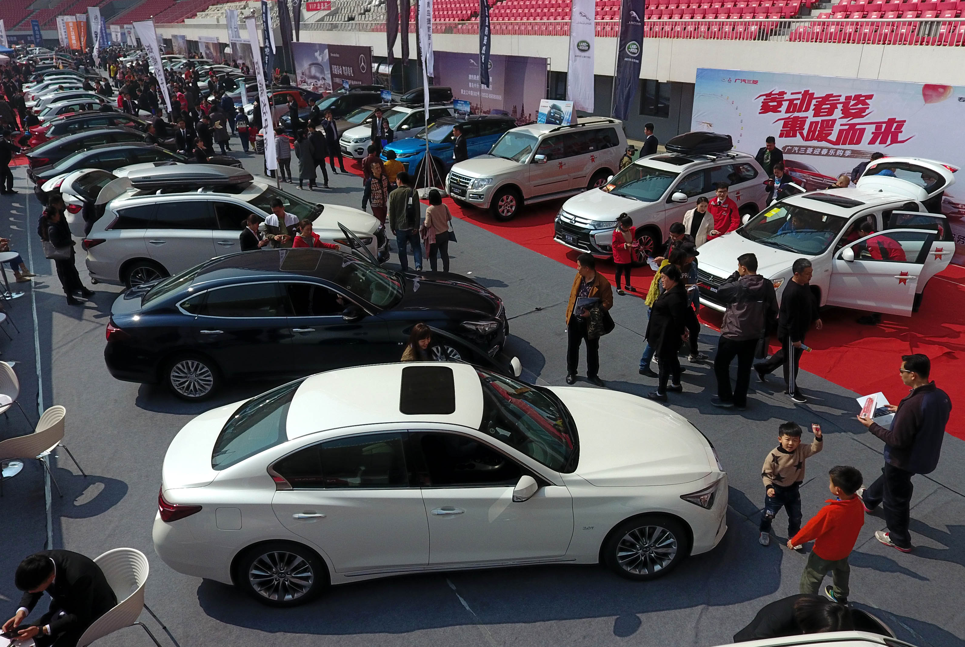 青岛:春季车展惠民开启(1)