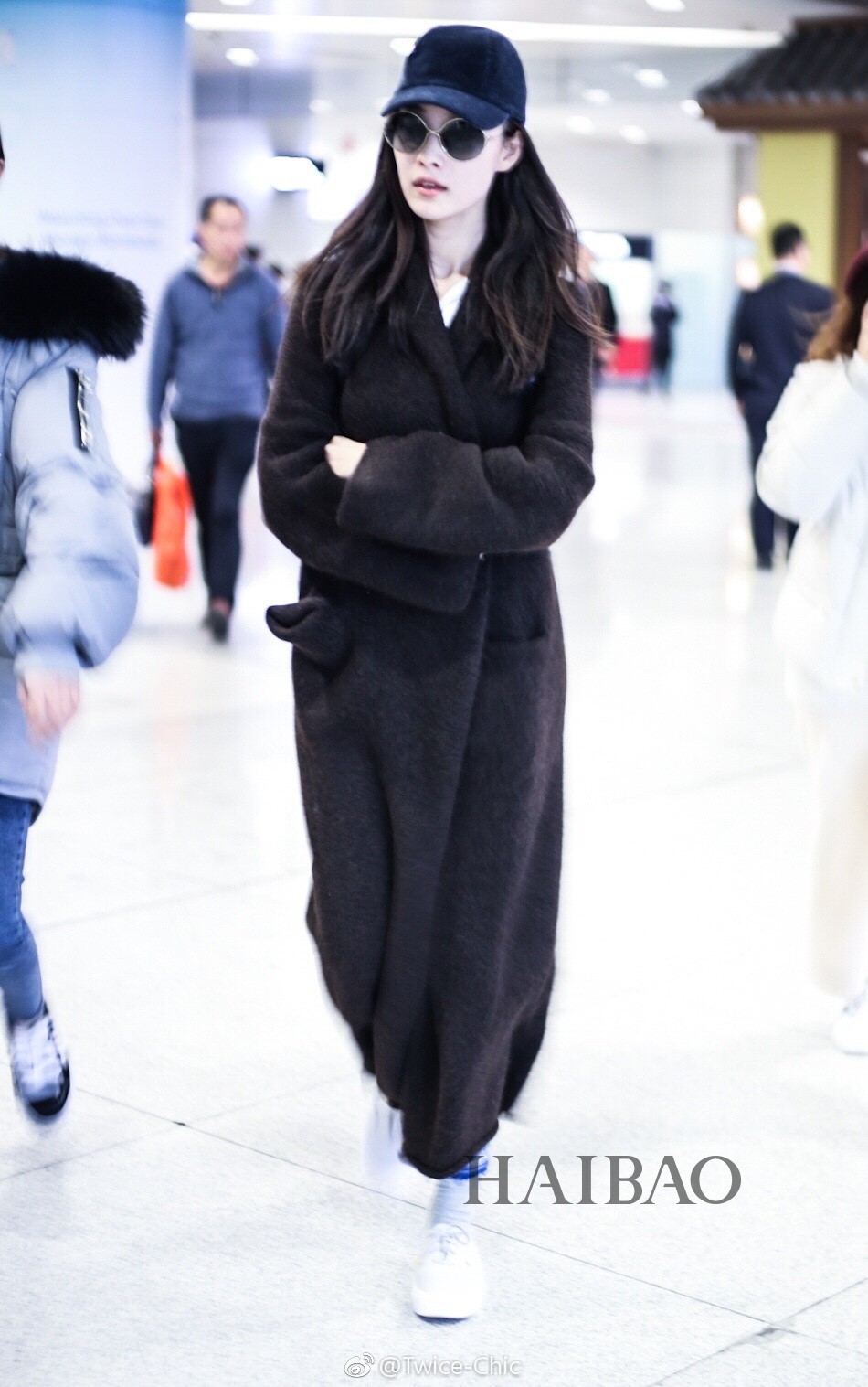 "2018海报街拍instar"候选人倪妮的全年街拍合辑:气质清新不造作,穿搭