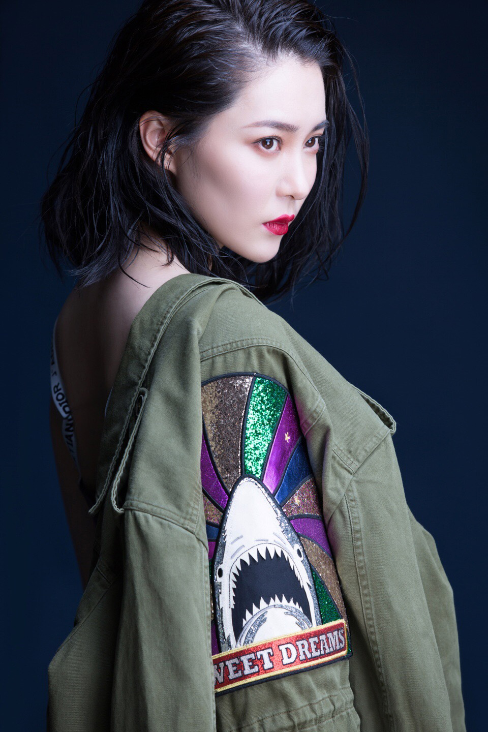 稍微搜索了一下胡然早些年的电影作品,大多都是女一