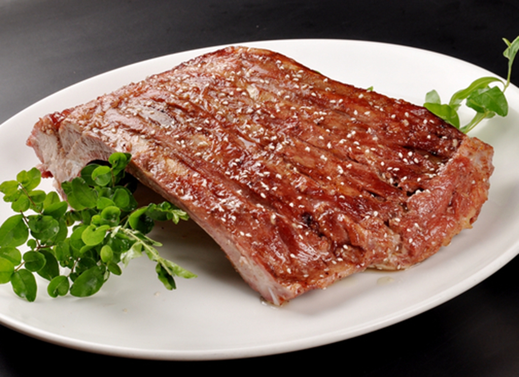 烧排骨,先焯水还是先腌制?厨娘说漏嘴:很多人做错,难怪不入味