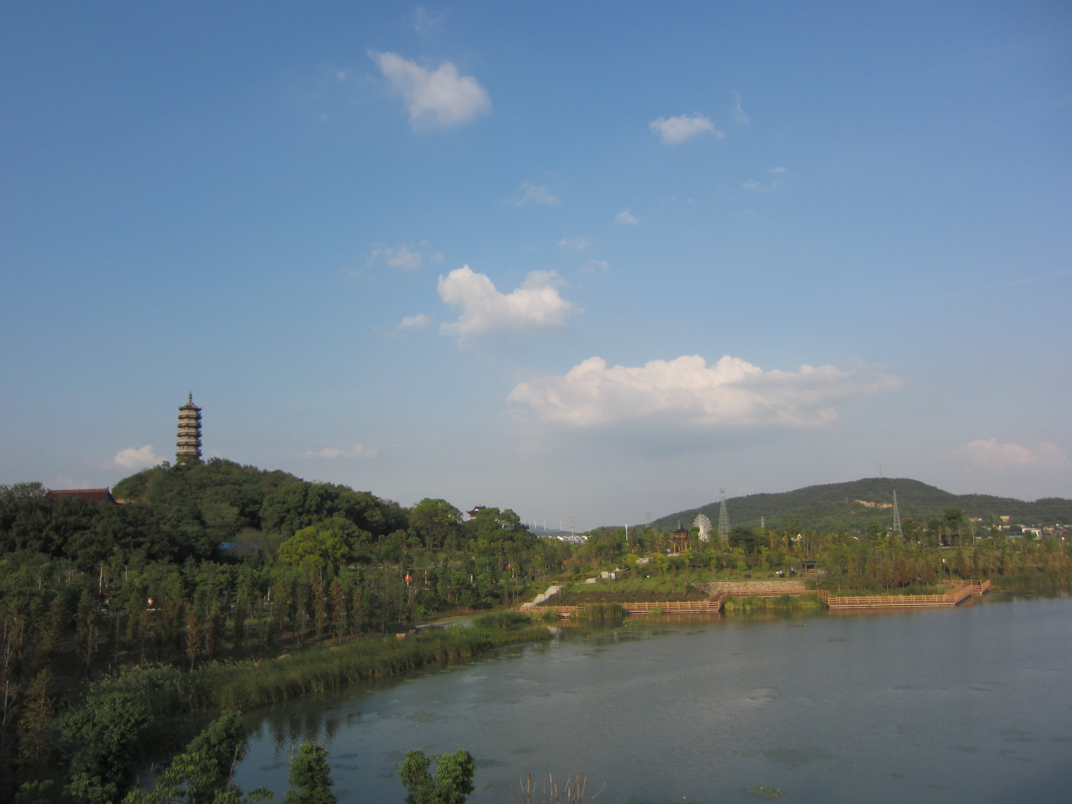 当涂县凌云山公园的景色真美,大词人李之仪曾在姑溪河畔钓鱼