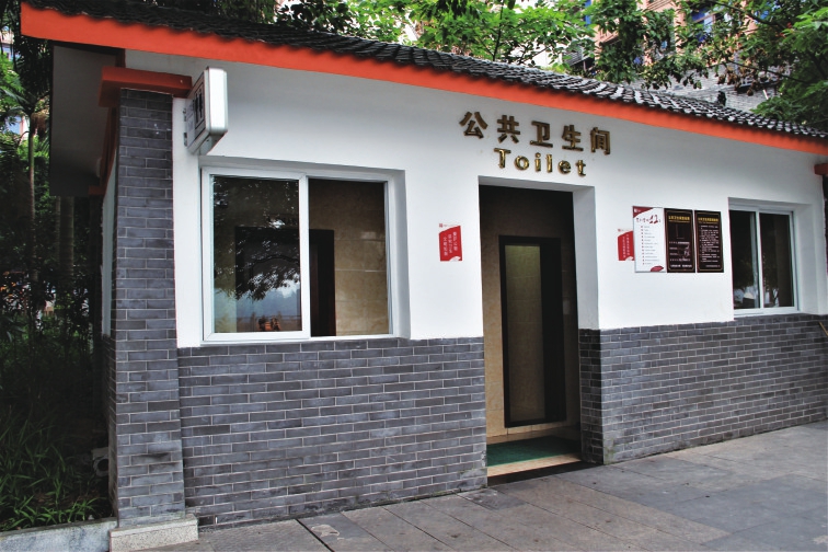 前段时间回农村老家看了看,结果发现,我对农村厕所的印象,已经落后了