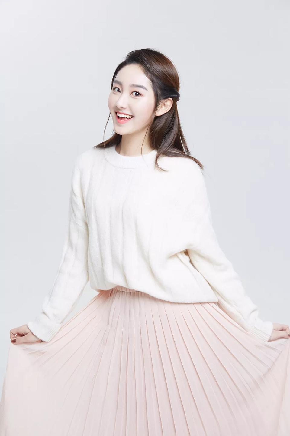 爱疯爱闹的西瓜妹严尚嘉美的像仙女一样!