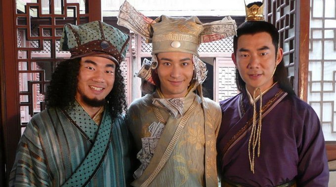 "山寨明星"比本尊还忙,广告商演接到手软,月赚几十万都算少!