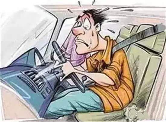 猛踩油门和缓慢加油谁更省油?标题图片