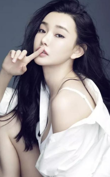 潍坊自媒体联盟#童菲,出生于山东潍坊,2011年,开始与王晶导演合作