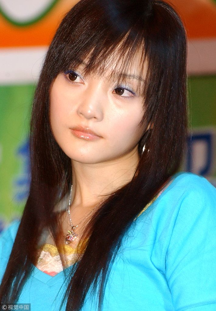 李小璐10年前旧照曝光模样青涩 画风杀马特但美在纯天然