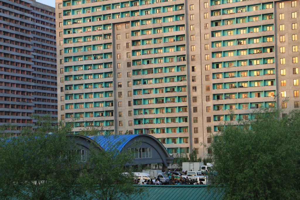 为什么朝鲜平壤有很多空着的居民楼?导游给出的答案很有意思