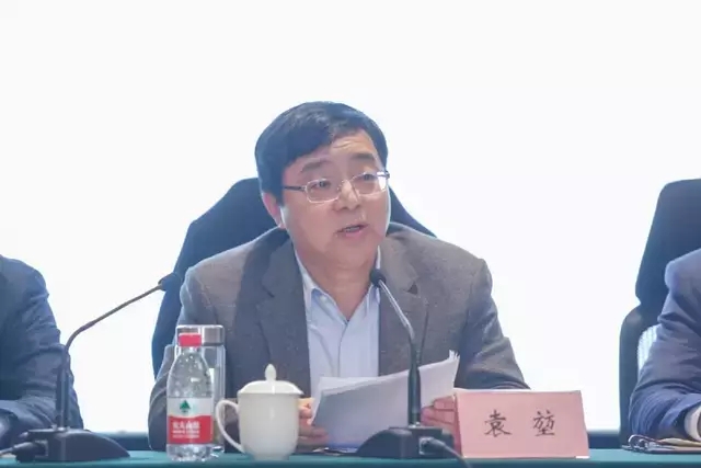 曾任武汉市委副秘书长,市人大常委会秘书长的他,被逮捕