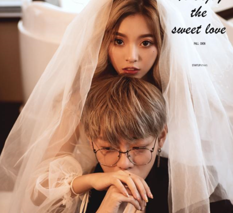 彭十六学赵丽颖官宣婚纱照,和王传捷十分甜蜜,网友:真能装!