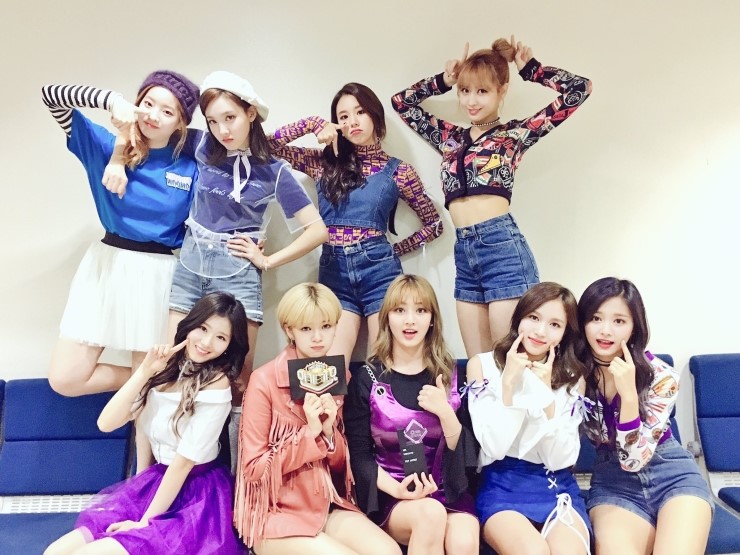 11月份twice全面回归,九人完全体即将亮相《认识哥哥》
