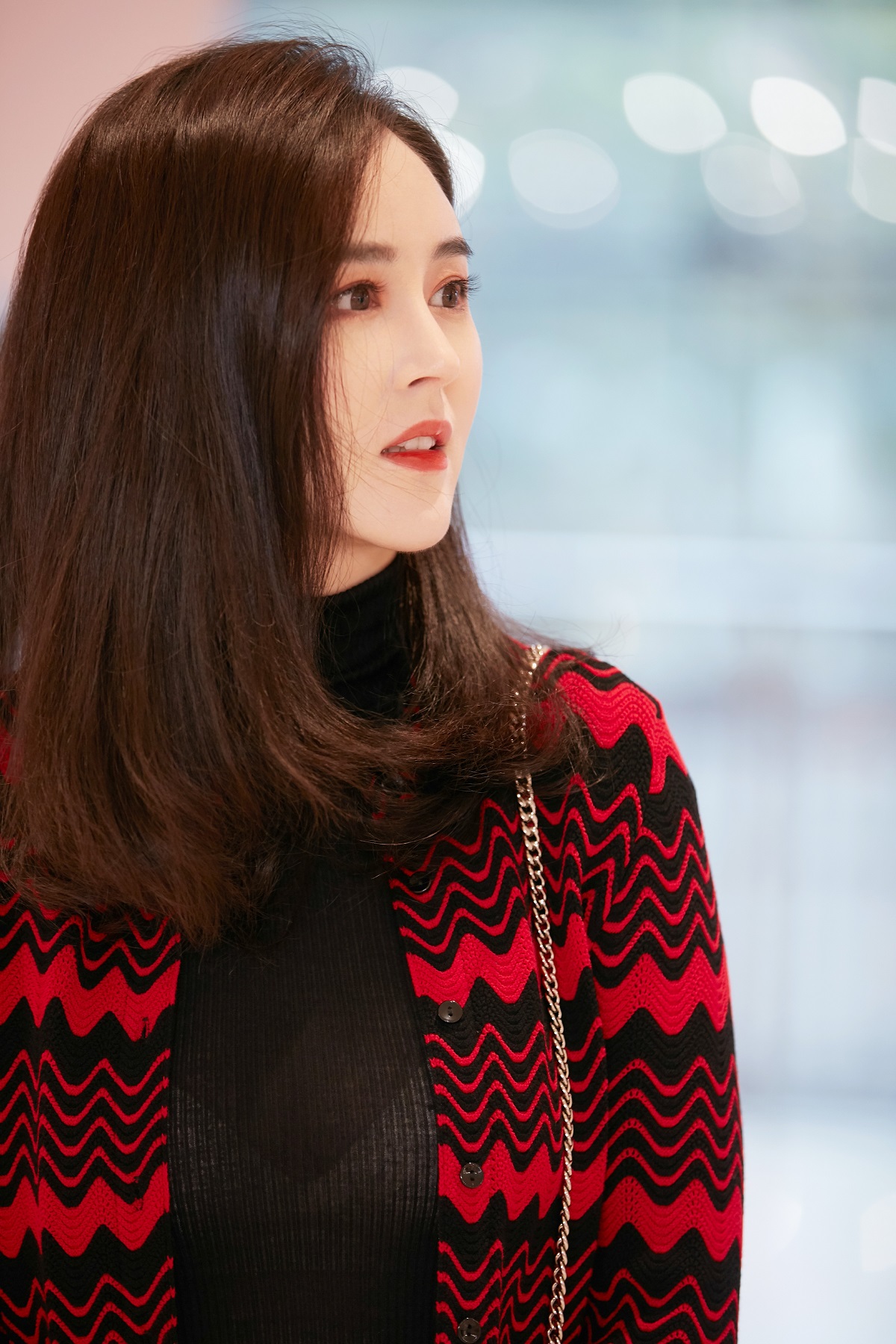 2020鼠你最美导演刘竞一袭红装喜庆独特开启新年好运气