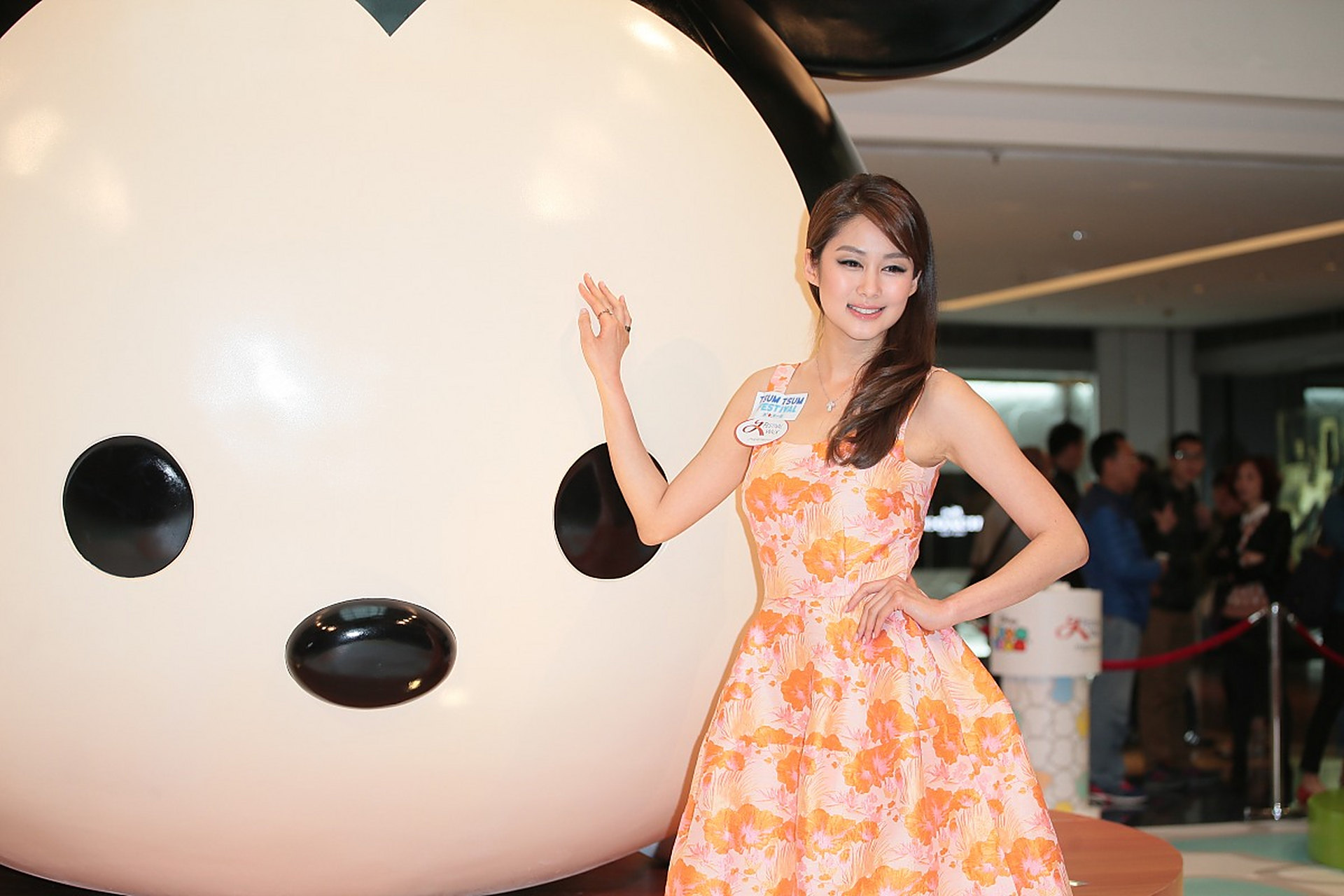 岑丽香,这位以清纯甜美形象著称的tvb女演员,近日再度成为媒体关注的