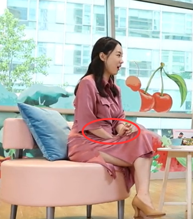 杜江晒霍思燕吃饭视频澄清怀孕传闻,自称小肚子伺候太后用膳