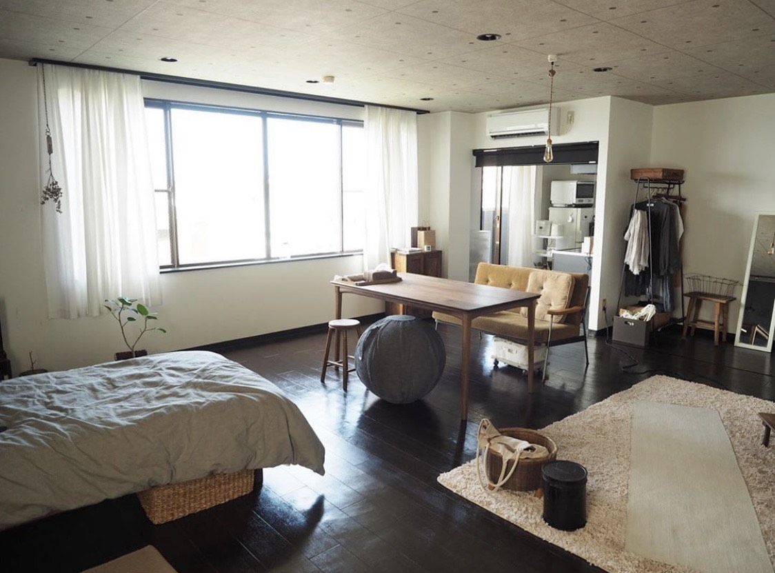 一个人独居!日本美女作家49㎡复古风公寓,二手古风家具太迷人!