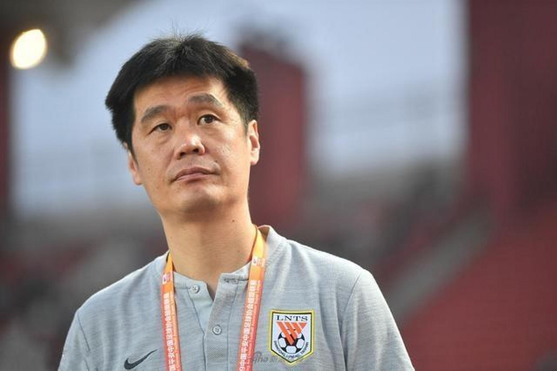 中超第27轮,鲁能客场挑战江苏苏宁,刘军帅第23分钟染红.