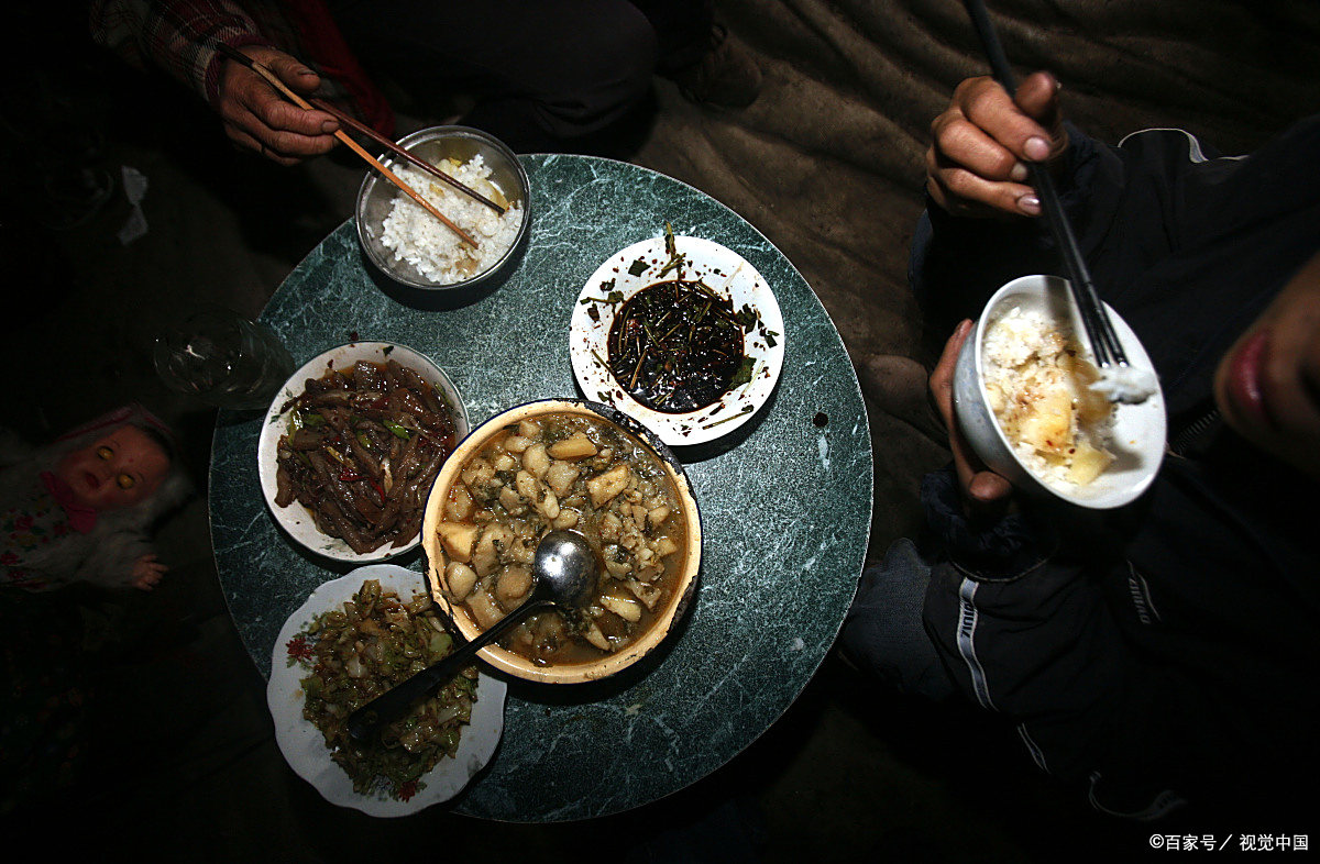 妇主中馈,烹治饮食之名;女子归宁,回家省亲之谓