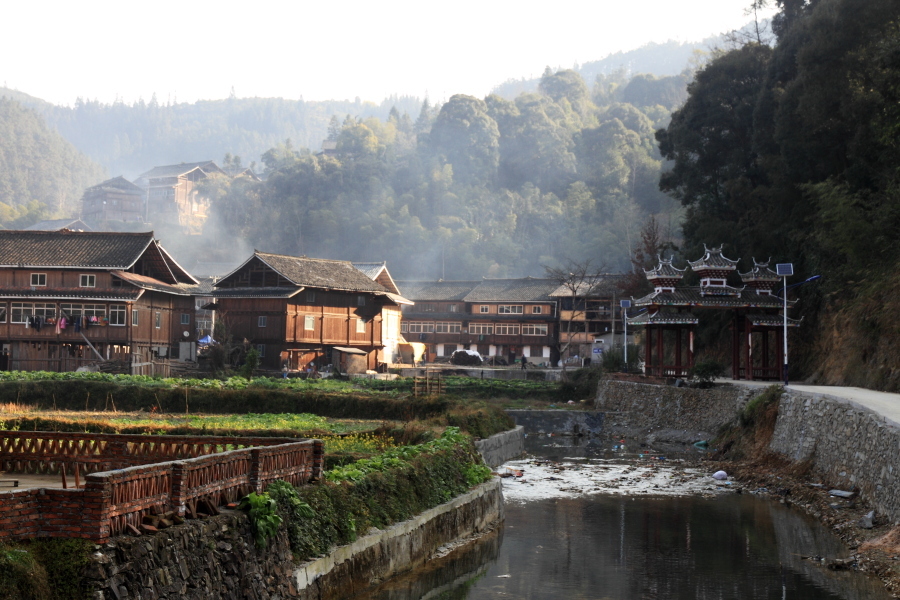 除了上海市七宝老街(七宝镇步行街),长沙岳麓山风景
