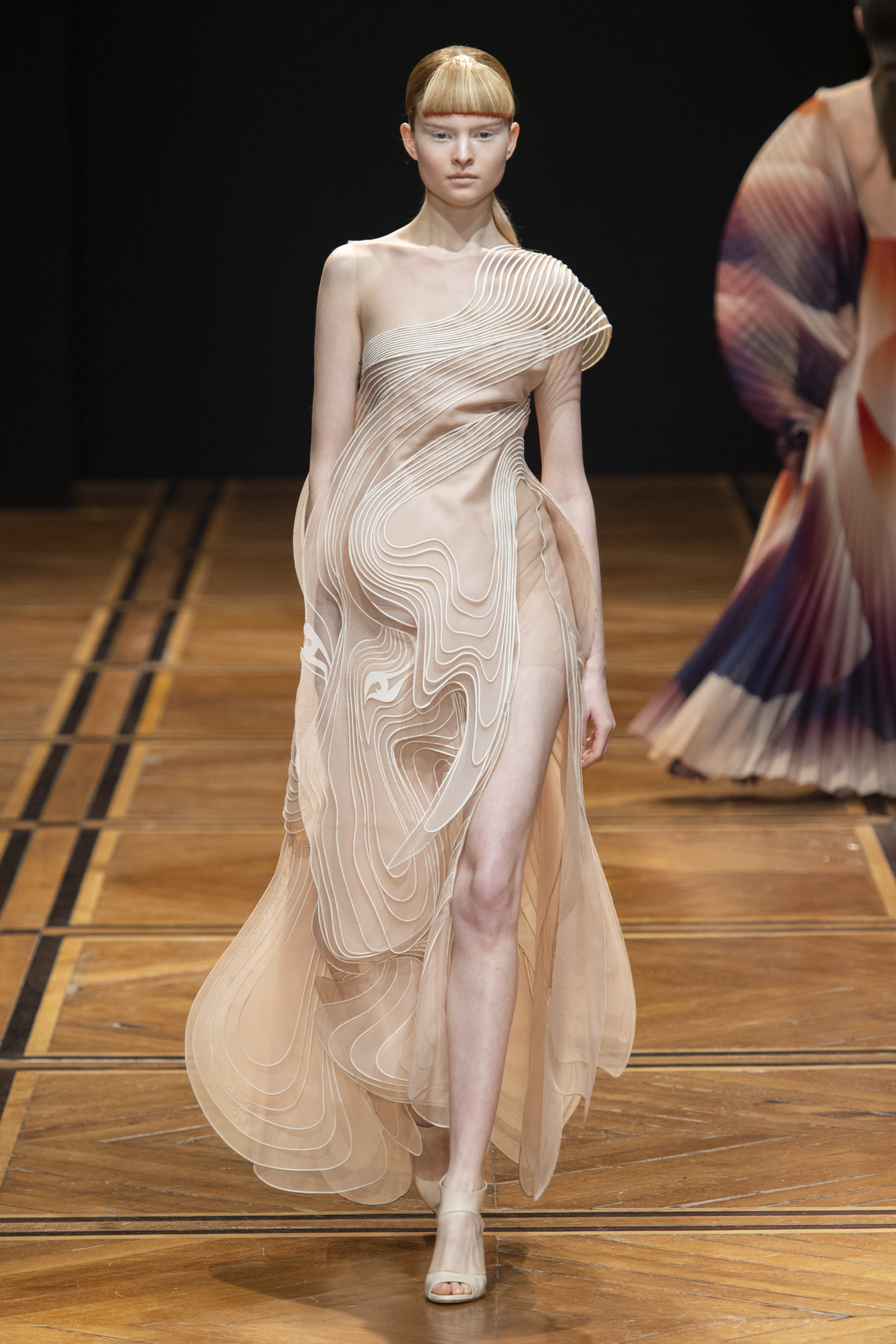 巴黎 高级定制 iris van herpen 2019春夏女装系列 极致的科幻感