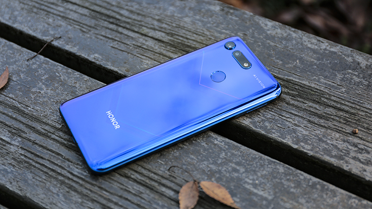 华为再亮剑,荣耀v20价格跌至新低,小米9有压力了!