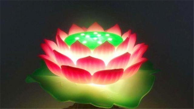 心理学:图中哪盏莲花灯让你心静?测试你晚年是操心命还是享福命