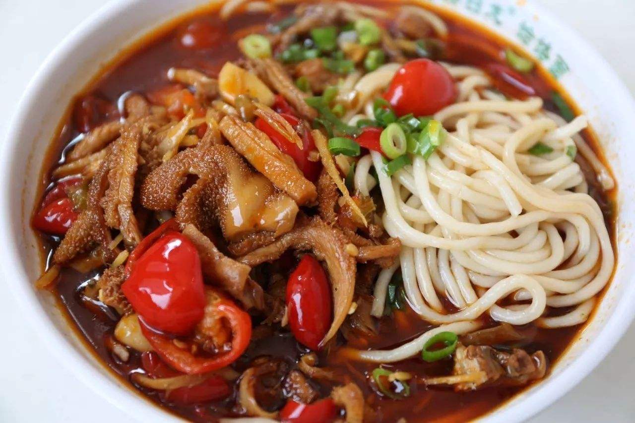 一碗有3000年历史的面,得3,5人抬着做,还要懂杠杆原理才能吃