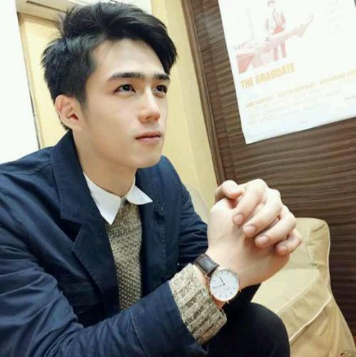 利晴天是一个优秀的男演员勇敢做自己,让梦想照进现实