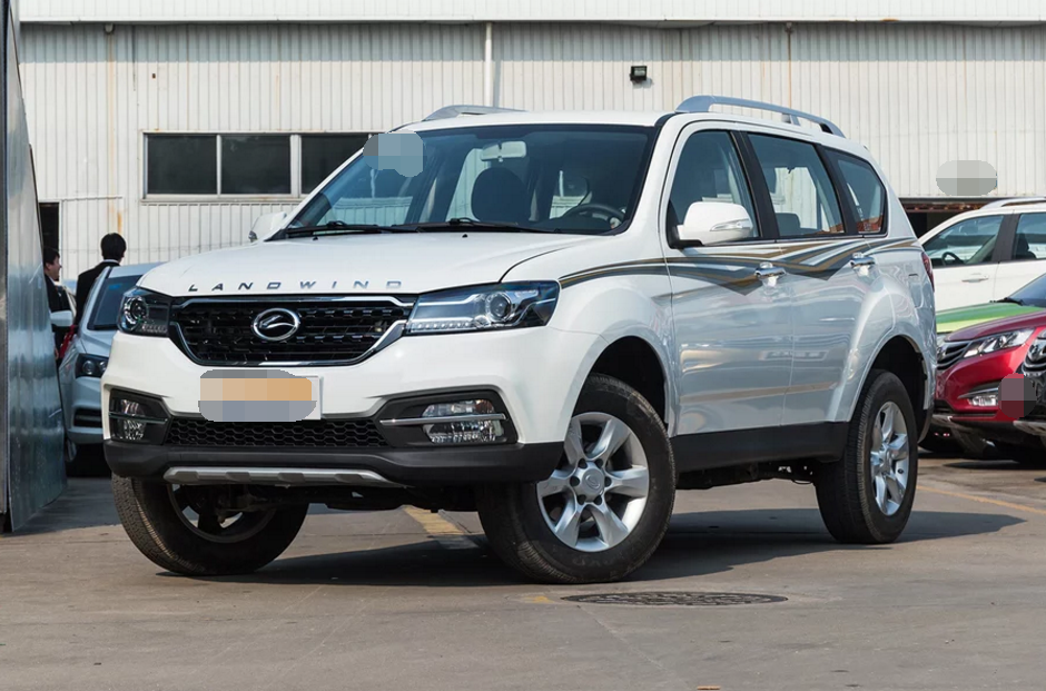 陆风x8,造型非常新颖,回头率高,给人一种高级感