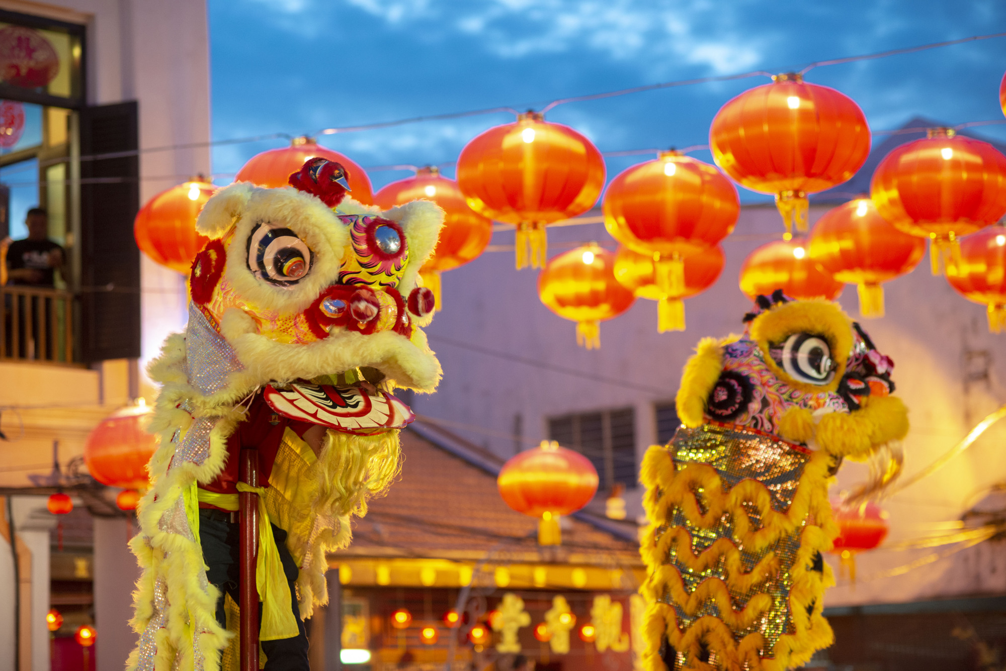 马来西亚:舞狮闹元宵