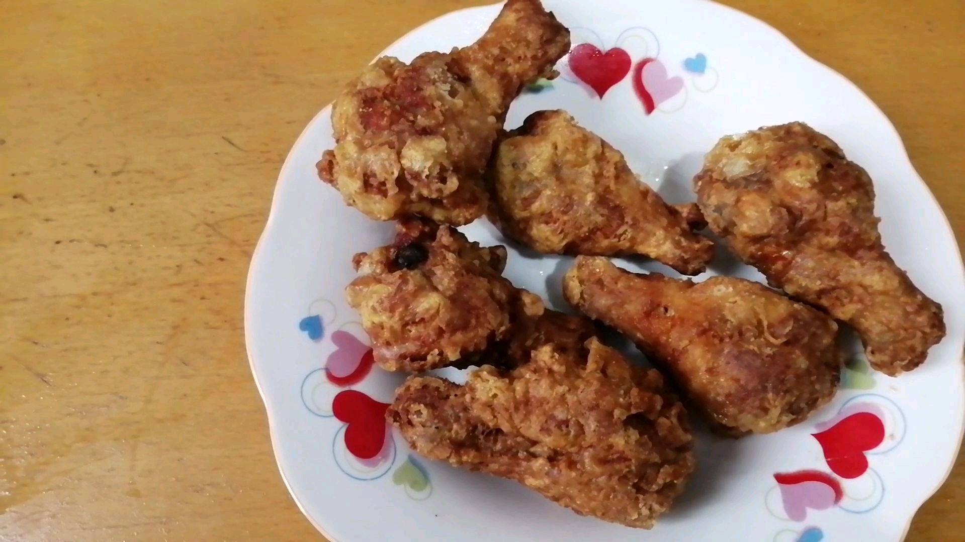 家常版香酥炸鸡腿,加几样东西炸出来的更酥脆美味,孩子爱吃