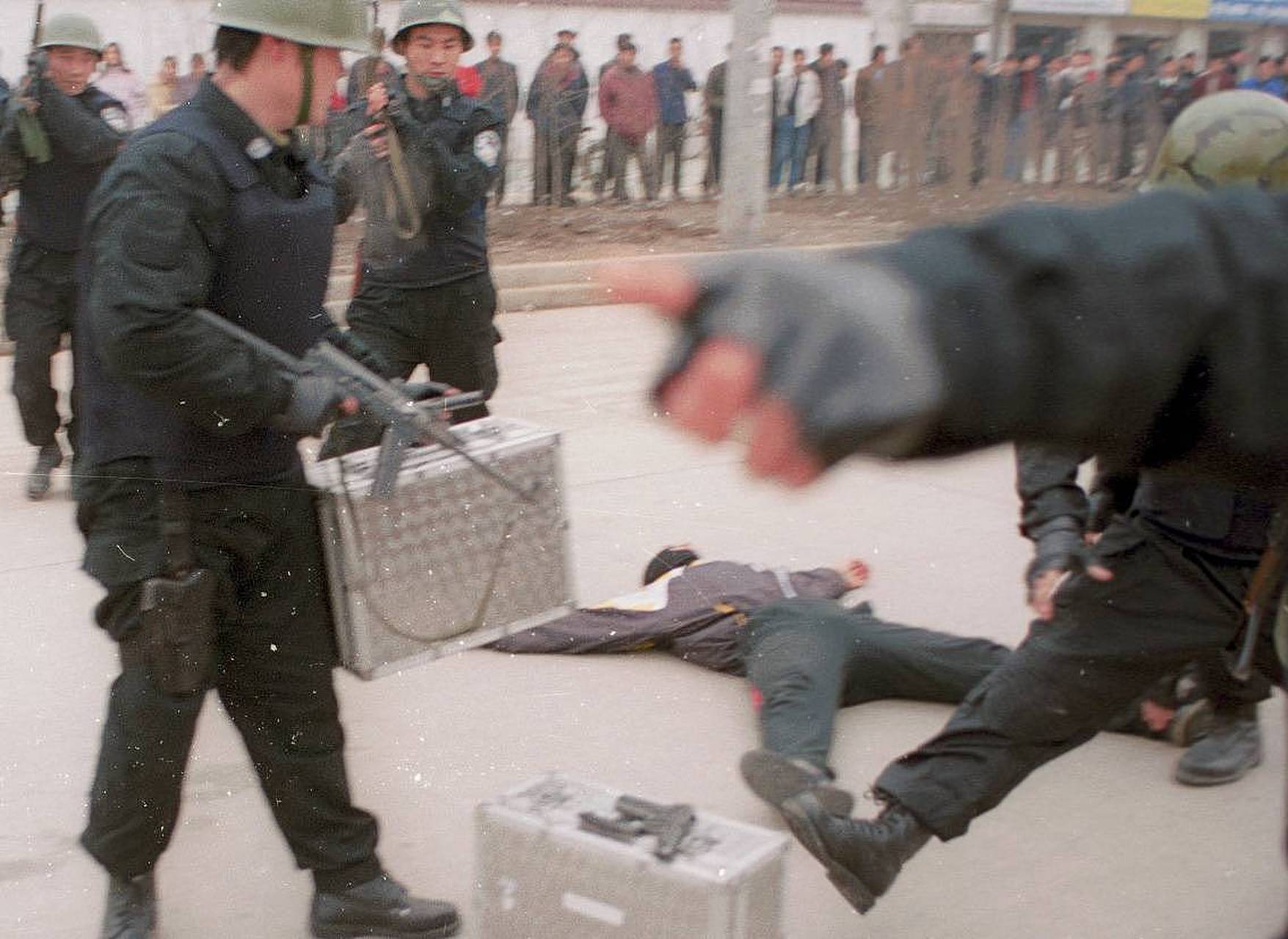 有粉丝私信我,让我讲一下"白银市特大连环杀人案",之前不是不想讲