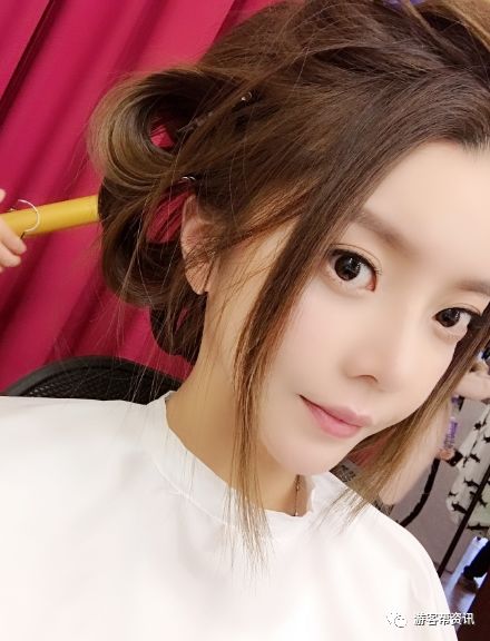 阿扎登上《男人装》杂志!成为yy第二位登上时尚杂志女主播!