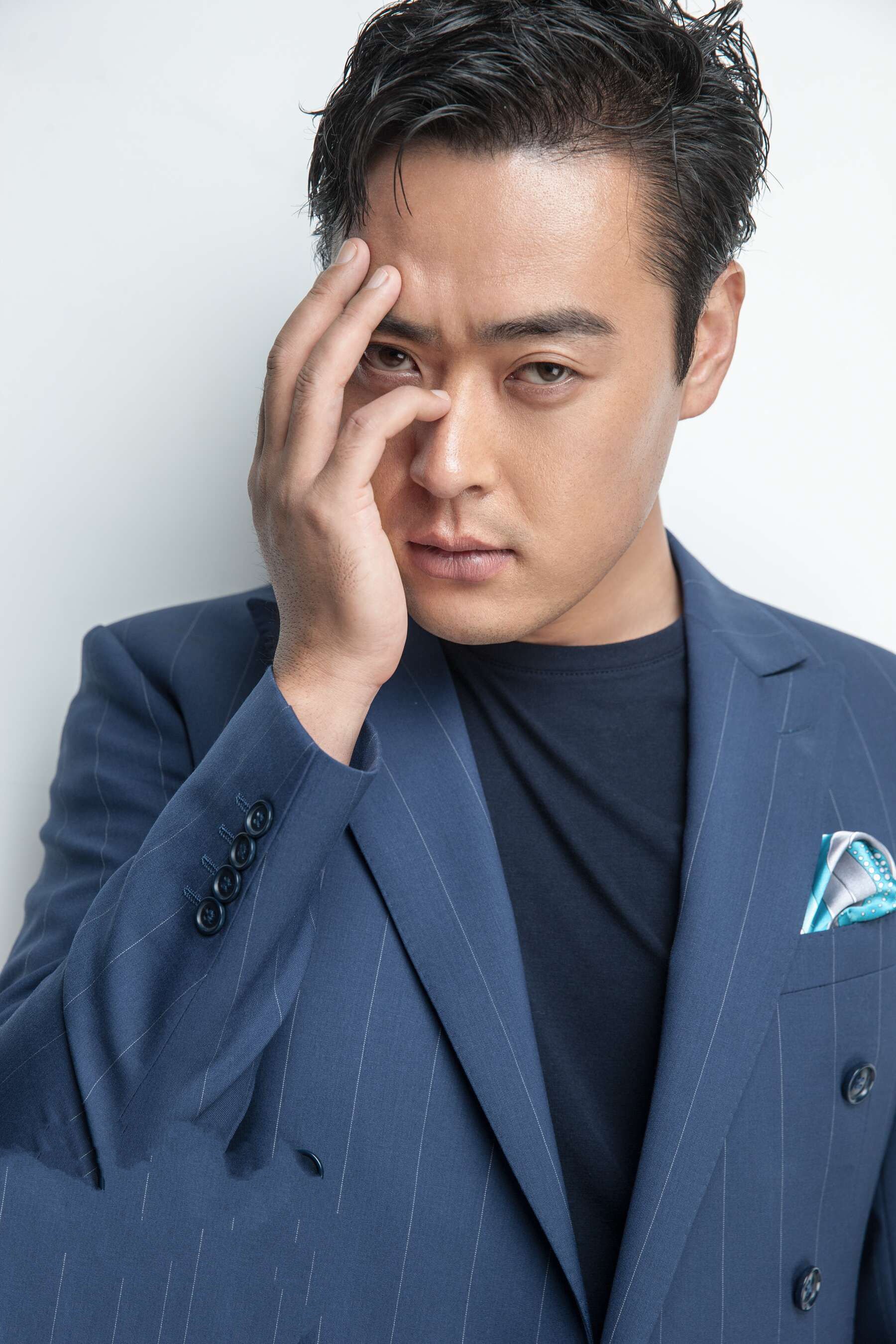 他演《亮剑》走红,遭遇打击患上严重抑郁,凭努力捧上飞天奖!