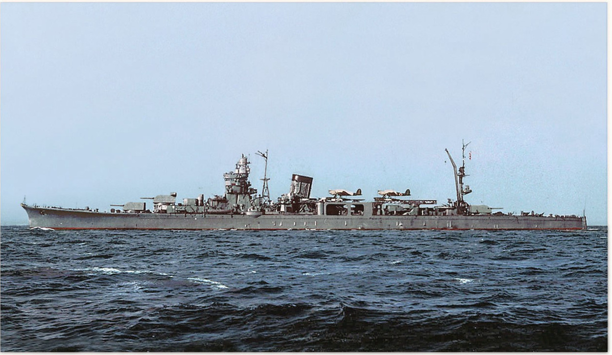 "木曾"号轻型巡洋舰,和"多摩"舰一样同属球磨型轻巡洋舰,1944年在