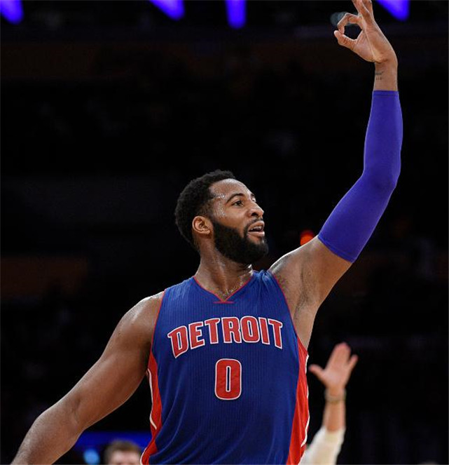 德拉蒙德在活塞与公牛的比赛里19分20篮板,带领球队大胜.