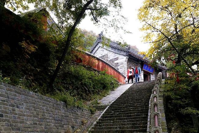 山海关城北3公里有座角山,你知道吗? 角山栖贤寺.