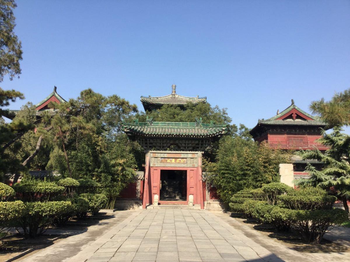 河北香火最旺的寺廟,是中國十大名寺之一,有最高大的千手觀音