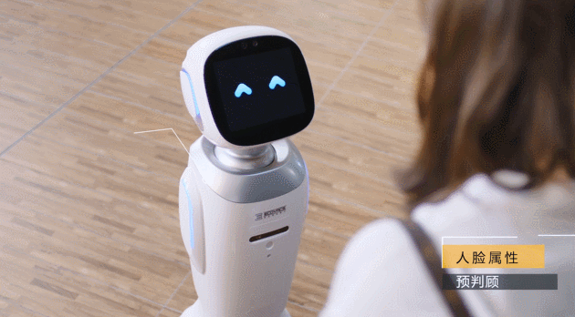 机器人为武汉医护人员做饭刷屏,更在商场里"开挂"了