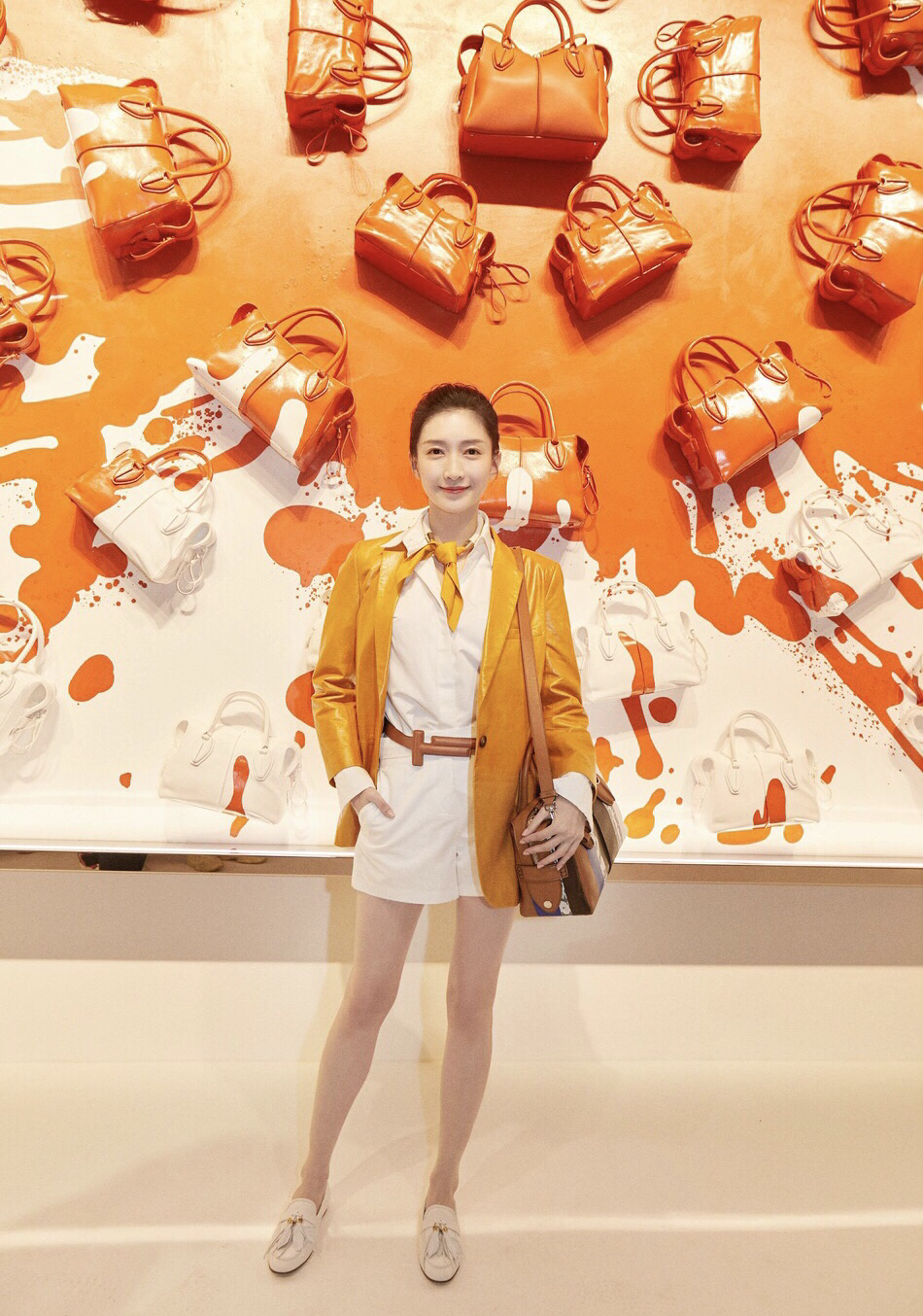 14位明星米兰秀场比美!娜娜倪妮吴磊100分,萧敬腾被骂丑爆了!
