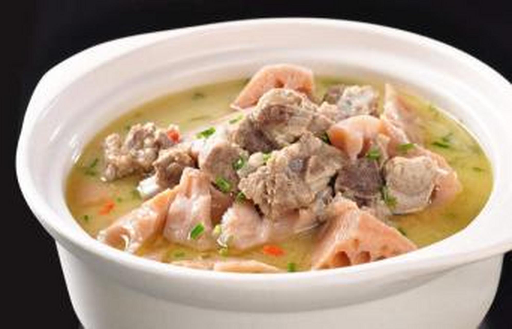 城市身边事#【武汉美食】排骨藕汤是一道色香味俱全的汉族名肴,属于