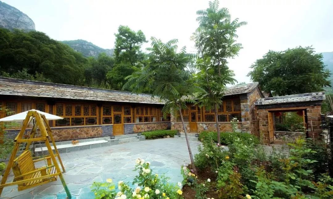 石头篱笆院独享闲生活