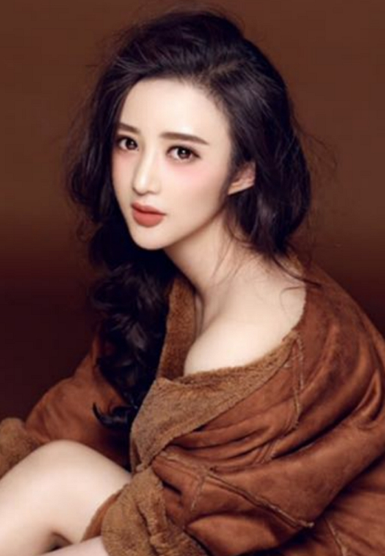 陈一娜又改名为陈昭羽,成为了一名网络红人,也就是我们俗称的"网红"