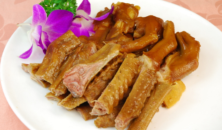 特色潮州卤味,卤水浓烈却不会咸,香软可口做法讲究