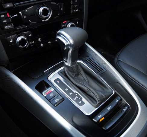 档杆采用飞机档杆,这车真是美到爆