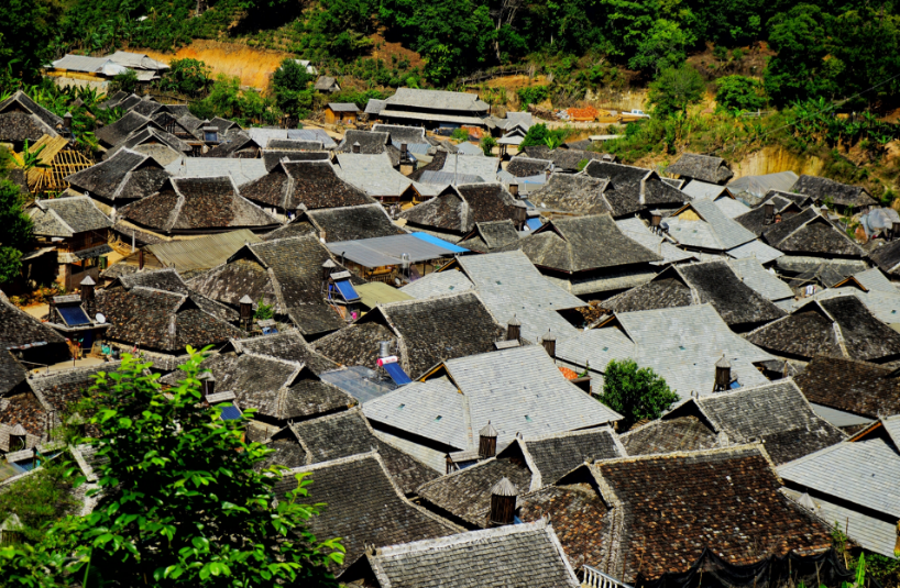 糯干古寨位于云南省普洱市澜沧县惠民乡景迈村,坐落在中国最美茶山