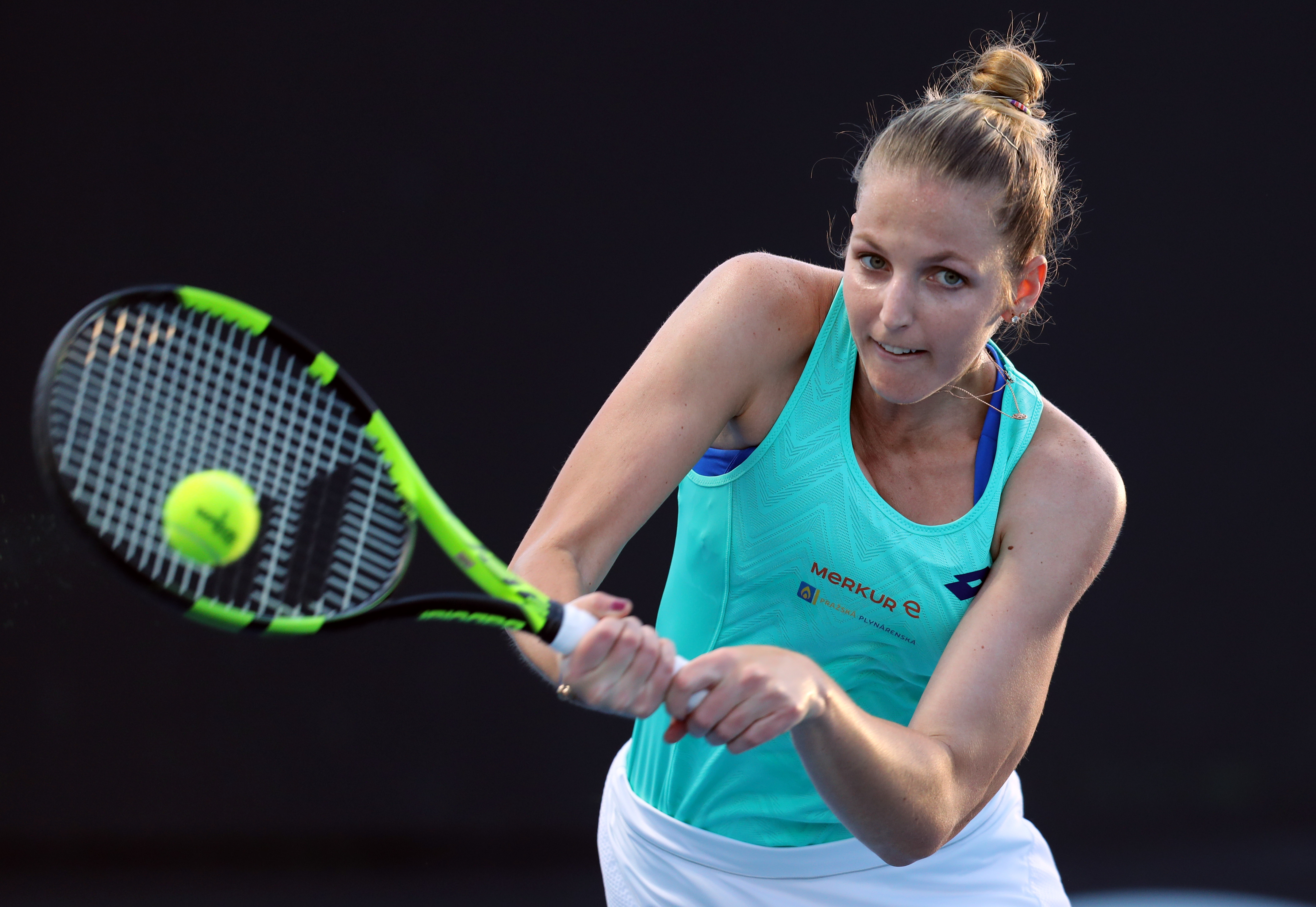 (体育)(3)网球——澳网:拉德万斯卡晋级