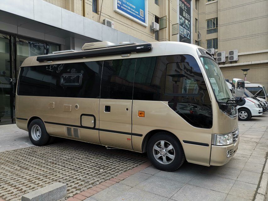 蓝牌考斯特房车,六座内能休息六人